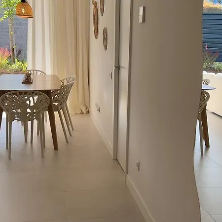 Beautiful 1-bedroom In * 에스테포나