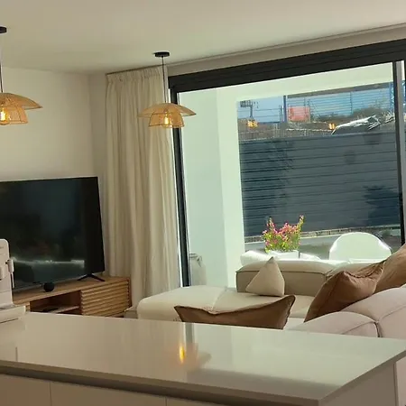 아파트 Beautiful 1-bedroom In 에스테포나