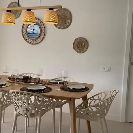 Beautiful 1-bedroom In 아파트 에스테포나