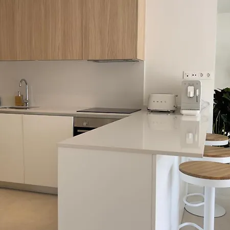 아파트 Beautiful 1-bedroom In 에스테포나