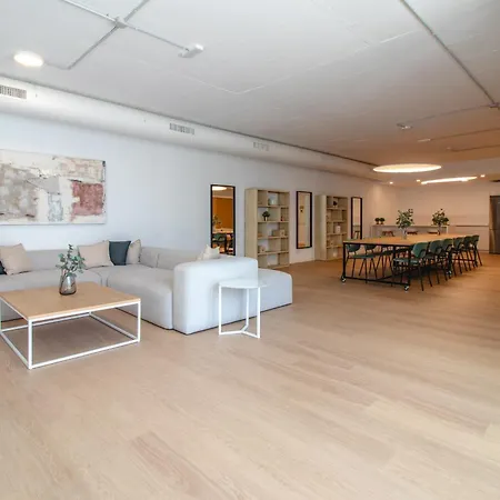 Beautiful 1-bedroom In Apartment Estepona
